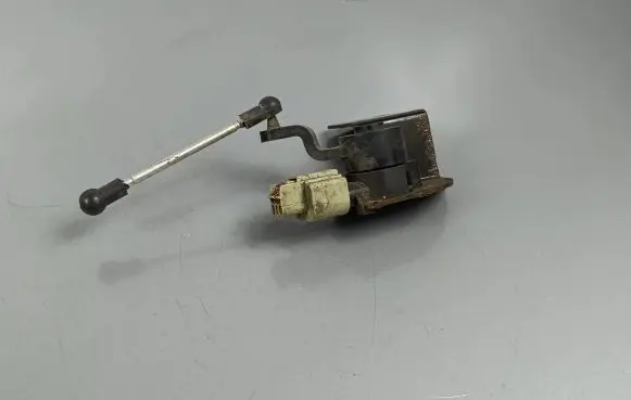 Jeep Grand Cherokee Air suspension front height level sensor 