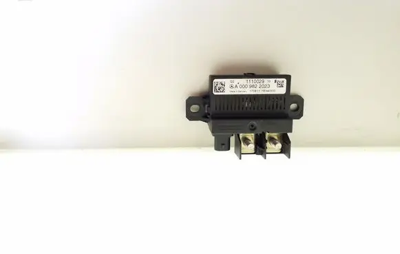 Mercedes-Benz E W212 Charging relay A0009822023