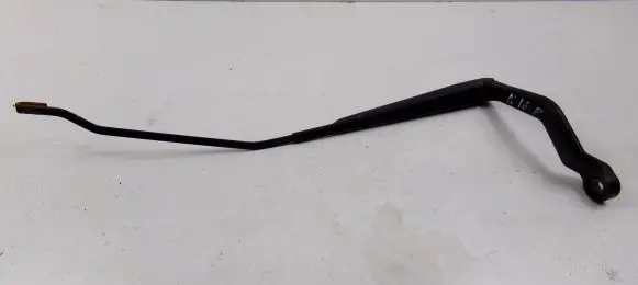 Nissan Almera Tino Front wiper blade arm