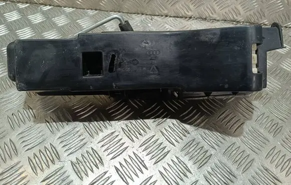 Audi A6 S6 C6 4F Tool box 4F0011215B