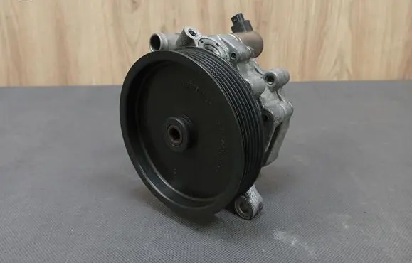 Mercedes-Benz E A207 Power steering pump 0064666801 A0064666801