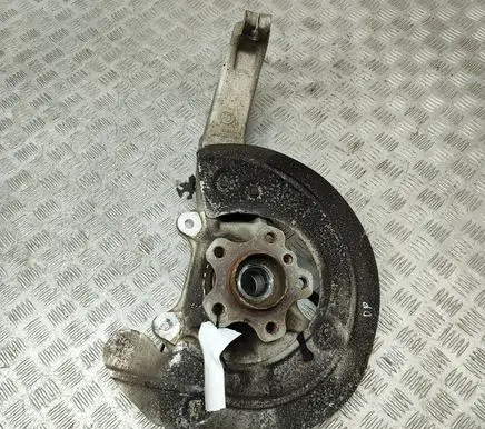 BMW X5 G05 Front wheel hub 6876656