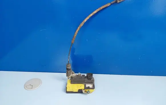 Volvo V70 Front door lock 30699751 9485042B