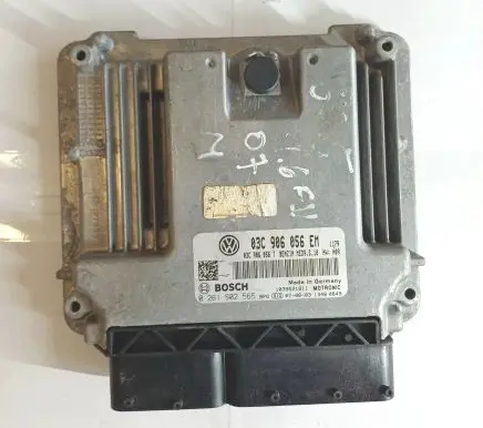 Volkswagen Golf V Engine control unit/module 03C906056EM 0261S02565