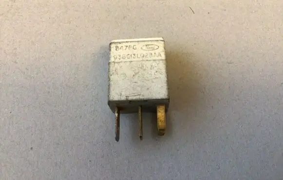 Ford Mondeo MK I Other relay 93BG13L028AA