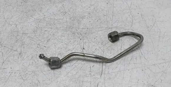 Volkswagen PASSAT B7 Fuel injector supply line/pipe 