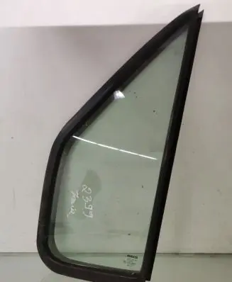 Iveco Daily 3rd gen Front vent window/glass (coupe) AS2