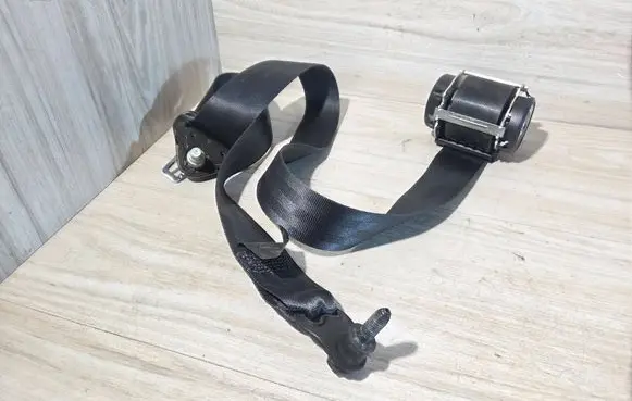 Dacia Sandero II Front seatbelt 868857909R
