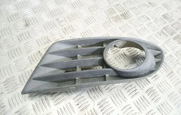 Volkswagen Golf Plus Front bumper lower grill 5M0853666B