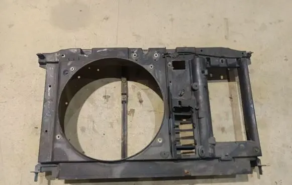 Citroen C4 I Radiator cooling fan shroud 