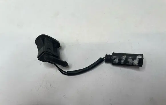 BMW 5 E39 Windshield washer spray nozzle 8361039