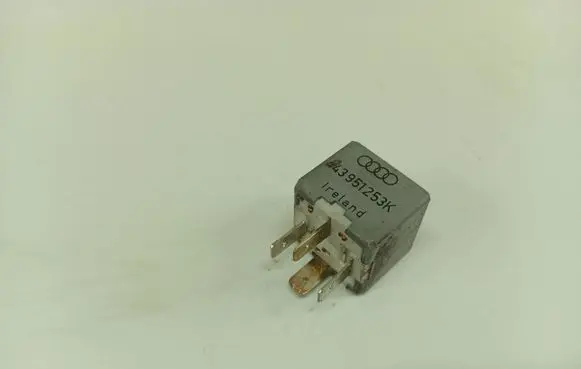 Audi A4 S4 B5 8D Other relay 43951253K
