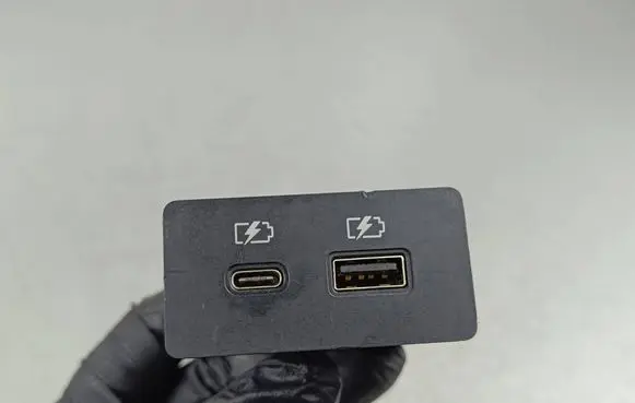 USB socket connector