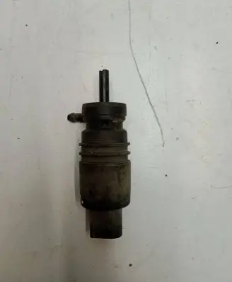 Volkswagen Jetta V Windshield washer spray nozzle 