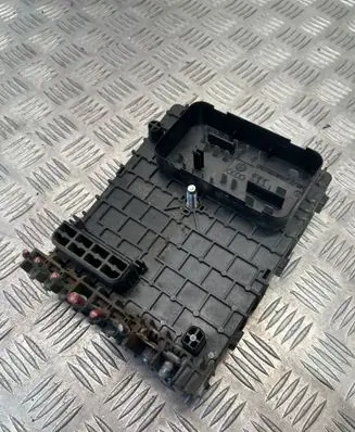 Volkswagen PASSAT B6 Fuse module 3C0937125