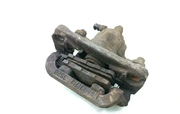 Nissan Juke I F15 Rear brake caliper