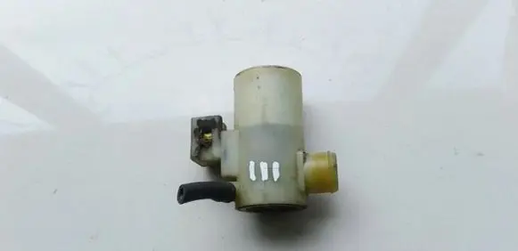Subaru Impreza II Windscreen/windshield washer pump