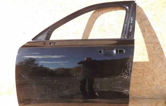 Volvo XC90 Front door 32133216 31402378 31490805
