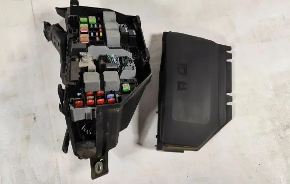 Ford S-MAX Fuse box set 6G9T14A076A