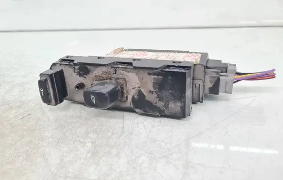 Volvo XC70 Electric window control switch 30737519 9401805 563333