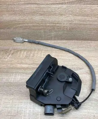 BMW X5 E53 Rear door lock 8402602