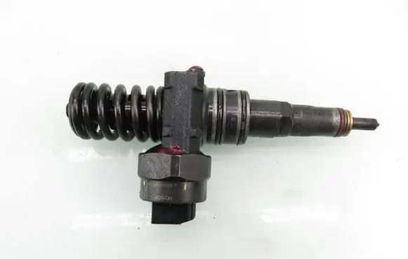 Volkswagen Golf IV Fuel injector 0414720007 038130073F