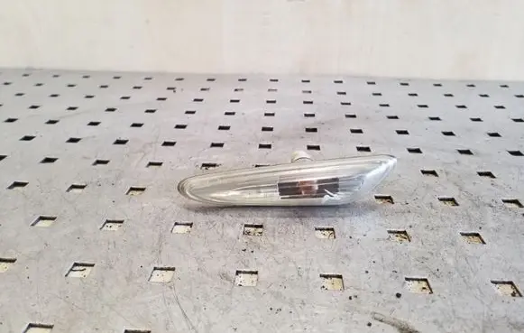 BMW 3 E46 Front fender indicator light 6911371