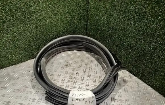 Opel Vivaro Front door rubber seal 