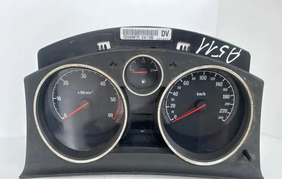 Opel Zafira B Speedometer (instrument cluster) 13243048