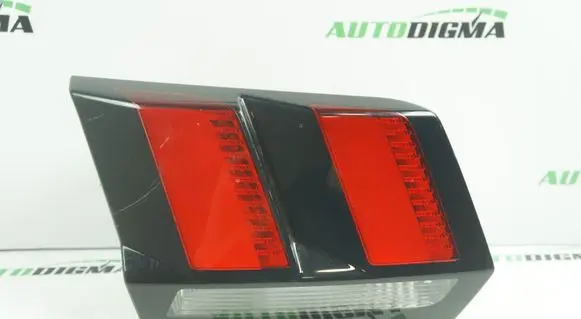 Peugeot 3008 II Tailgate rear/tail lights 9810477880