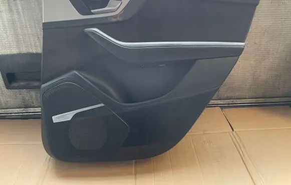Audi Q7 4M Rear door card panel trim