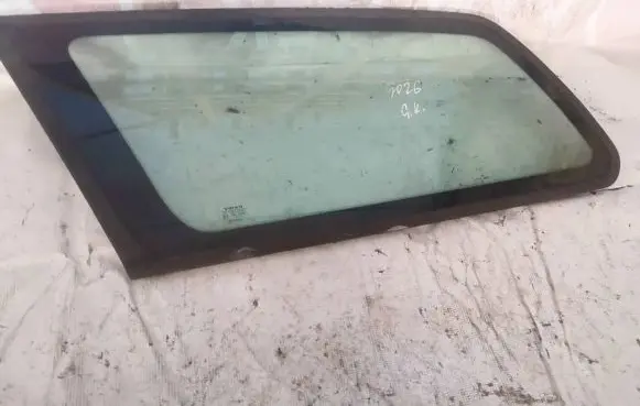 Volvo V50 Rear side window
