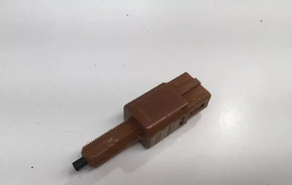 Nissan Leaf II (ZE1) Brake pedal sensor switch