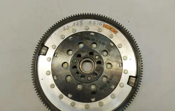 Mercedes-Benz CLA C118 X118 Flywheel A2820301400