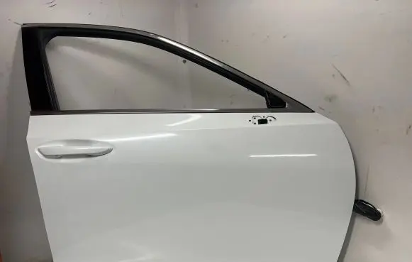 Lexus ES 300h Front door