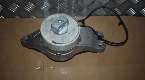 Mercedes-Benz S W223 Engine mount vacuum valve 