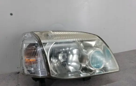 Nissan X-Trail T30 Headlight/headlamp
