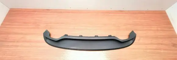 Front bumper lip