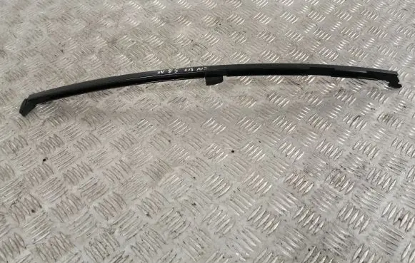 Toyota Avensis T270 Rear door windshield rail 6740720340