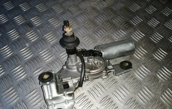 Volvo XC70 Rear window wiper motor 9154525 0390201558