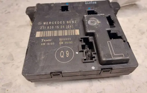 Mercedes-Benz E W211 Door control unit/module 2118201526