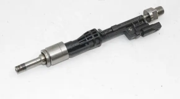 BMW Z4 E89 Fuel injector 7597870 0261500109