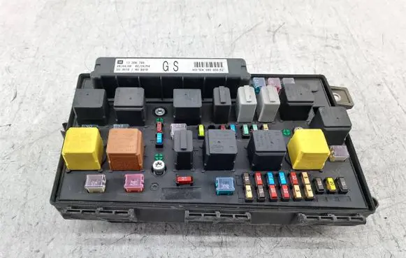 Opel Zafira B Fuse box set 13206746