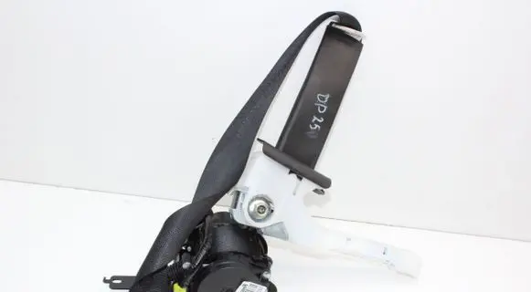 Nissan Leaf II (ZE1) Front seatbelt