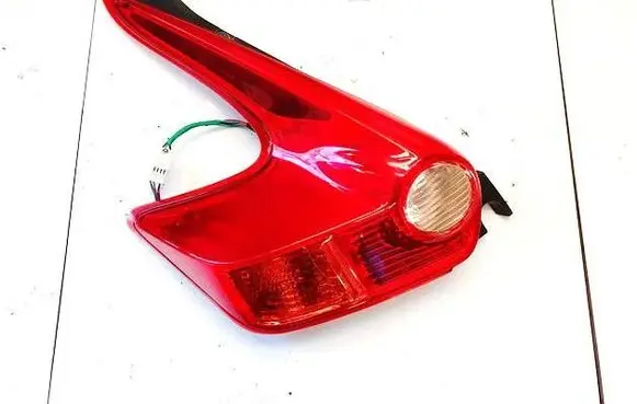 Nissan Juke I F15 Rear/tail lights