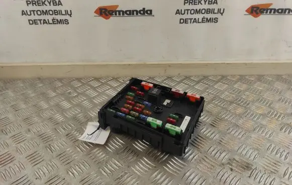 Volkswagen Tiguan Fuse module 3C0937629D