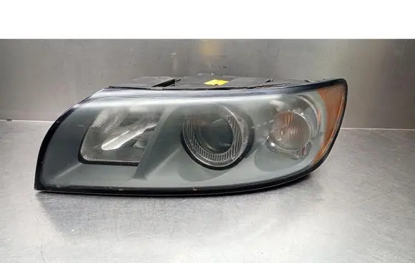 Volvo V50 Front reflector 30698885
