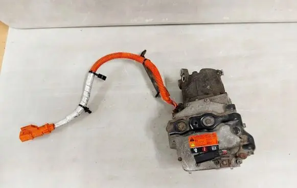 Opel Ampera Air conditioning (A/C) compressor (pump)