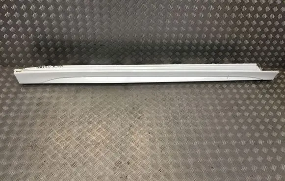 Mercedes-Benz GLE W167 side skirts sill cover A1676982301