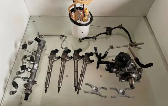 Audi Q2 - Fuel injection system set 0445010538 10210819 04L130755E